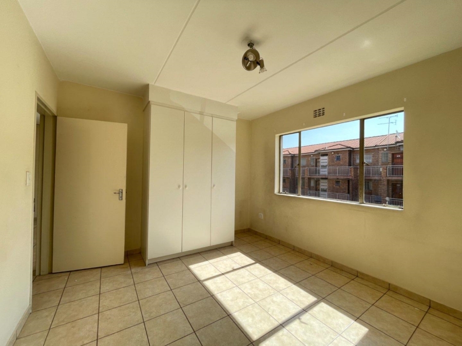 To Let 2 Bedroom Property for Rent in Edenvale Gauteng