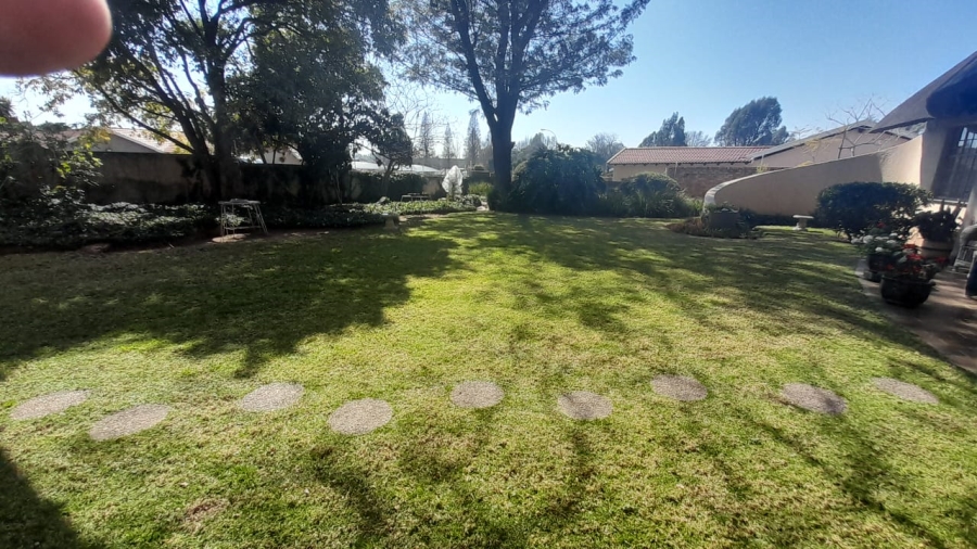 3 Bedroom Property for Sale in Glen Marais Gauteng