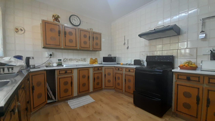 3 Bedroom Property for Sale in Glen Marais Gauteng
