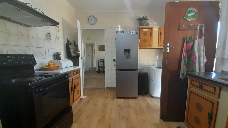 3 Bedroom Property for Sale in Glen Marais Gauteng