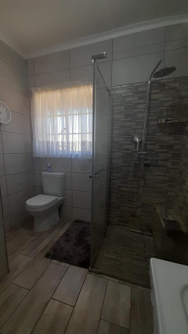 3 Bedroom Property for Sale in Glen Marais Gauteng