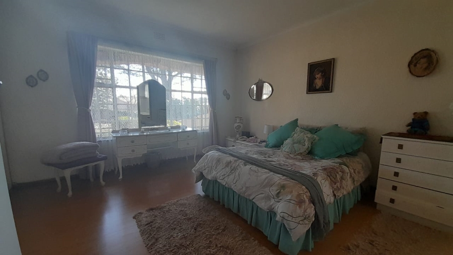 3 Bedroom Property for Sale in Glen Marais Gauteng