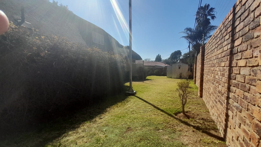 3 Bedroom Property for Sale in Glen Marais Gauteng