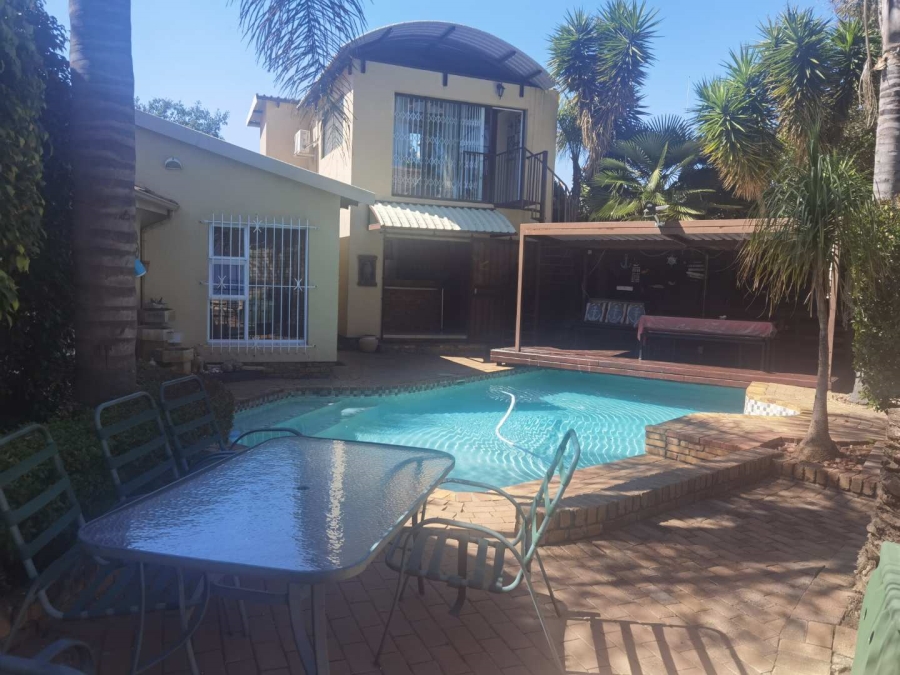 9 Bedroom Property for Sale in Van Riebeeck Park Gauteng