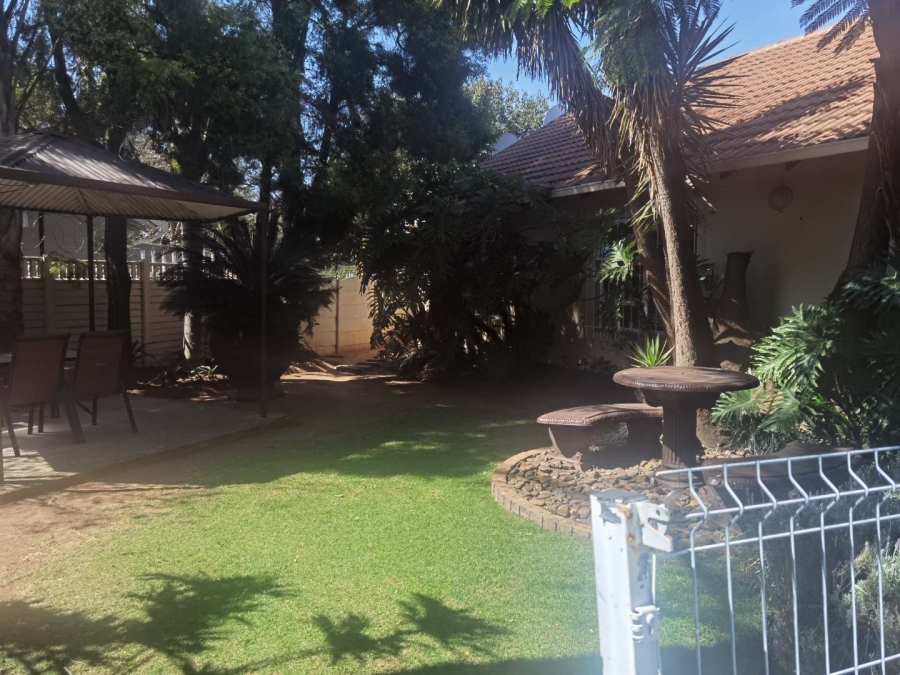 9 Bedroom Property for Sale in Van Riebeeck Park Gauteng