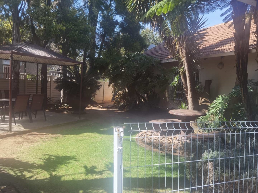 9 Bedroom Property for Sale in Van Riebeeck Park Gauteng