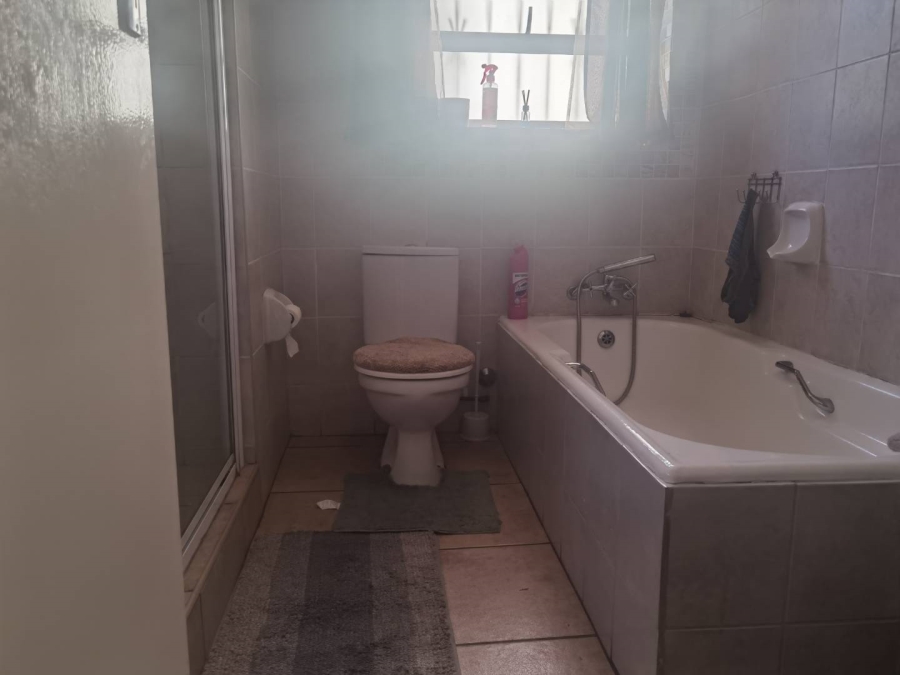 9 Bedroom Property for Sale in Van Riebeeck Park Gauteng