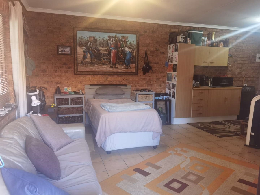 9 Bedroom Property for Sale in Van Riebeeck Park Gauteng