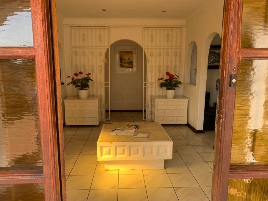 5 Bedroom Property for Sale in Edleen Gauteng