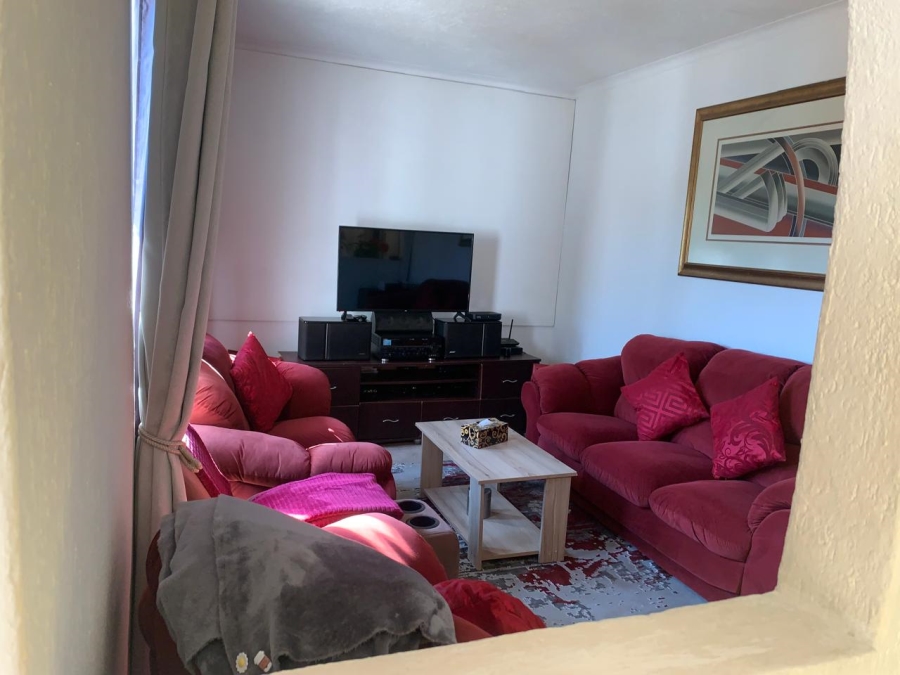 5 Bedroom Property for Sale in Edleen Gauteng