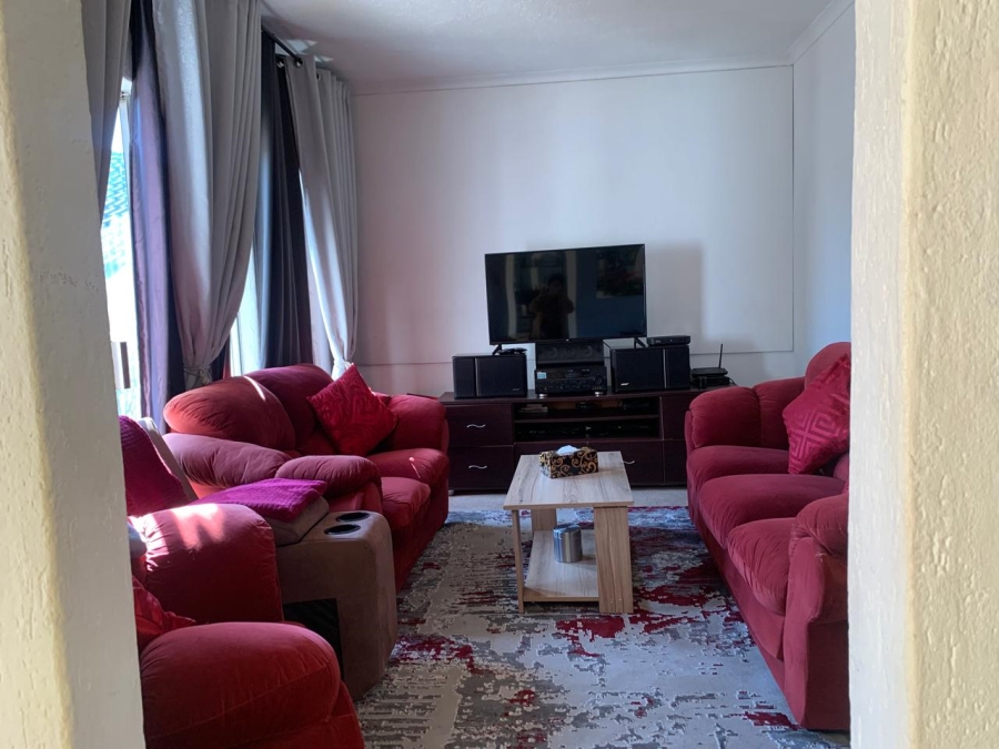 5 Bedroom Property for Sale in Edleen Gauteng