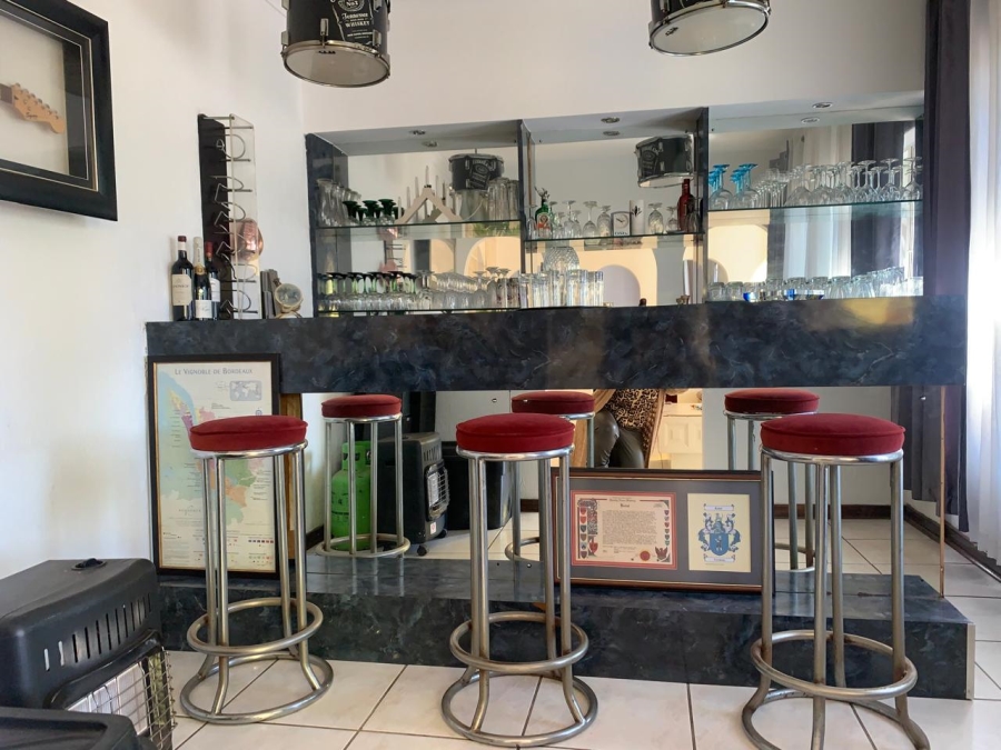 5 Bedroom Property for Sale in Edleen Gauteng