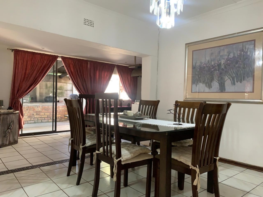 5 Bedroom Property for Sale in Edleen Gauteng