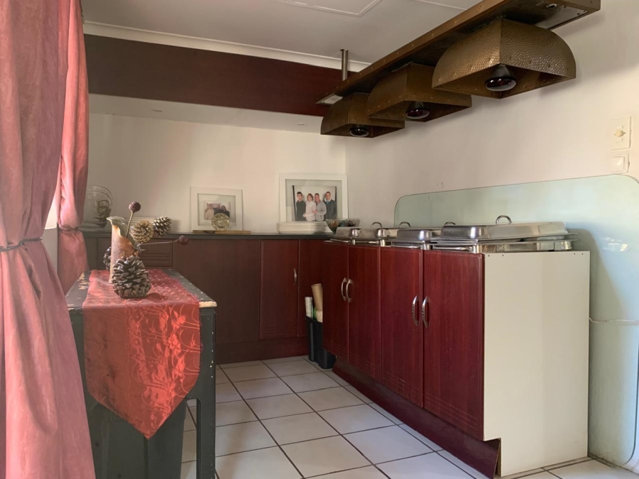 5 Bedroom Property for Sale in Edleen Gauteng