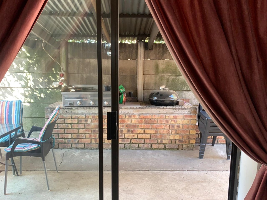 5 Bedroom Property for Sale in Edleen Gauteng