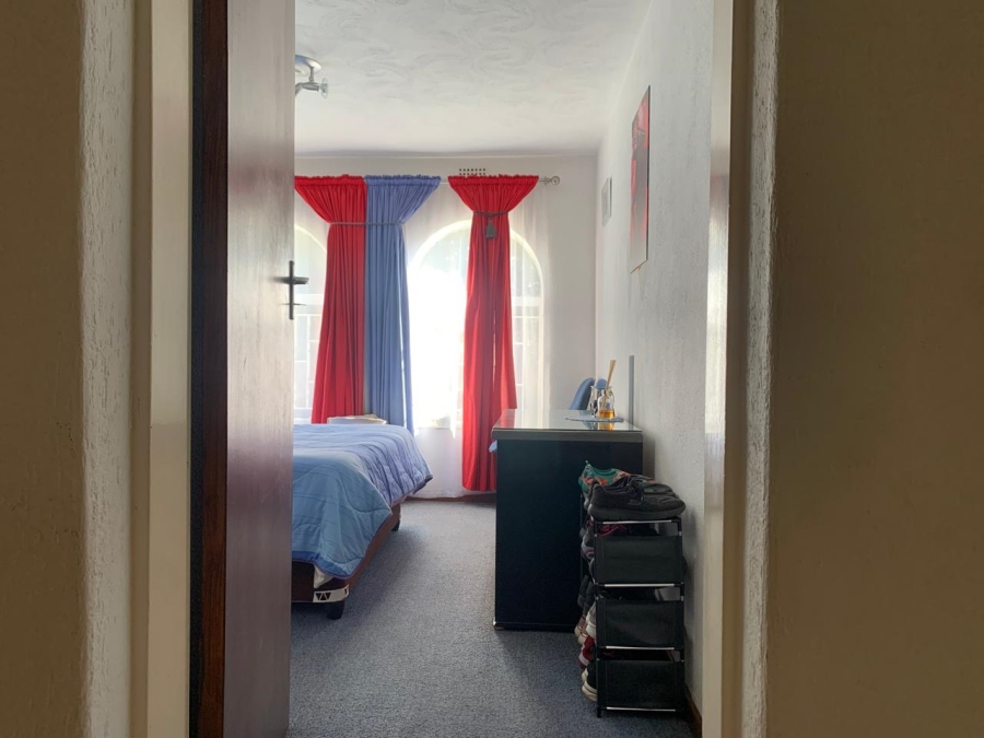 5 Bedroom Property for Sale in Edleen Gauteng