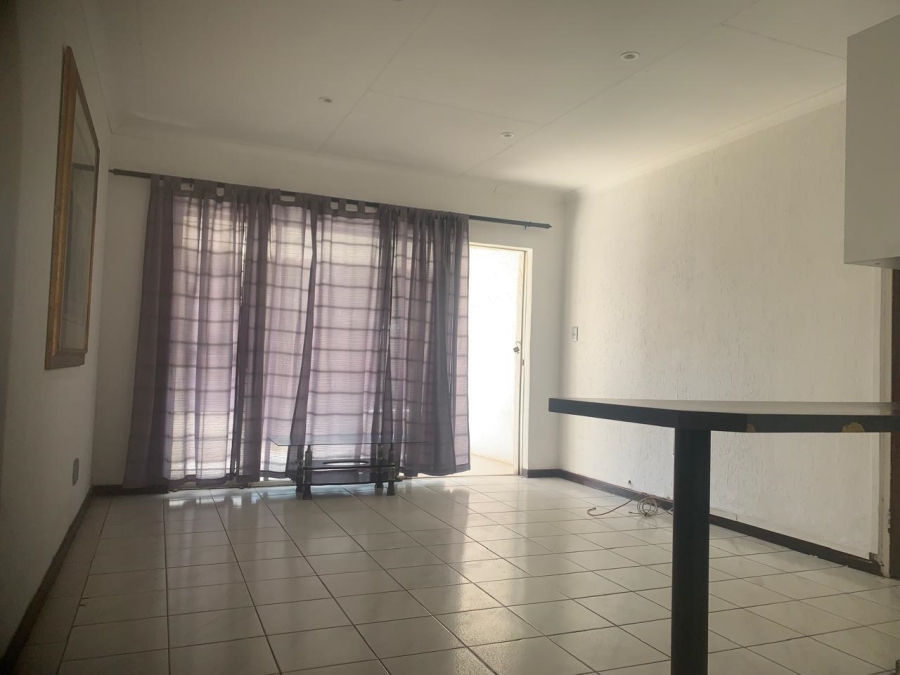 5 Bedroom Property for Sale in Edleen Gauteng