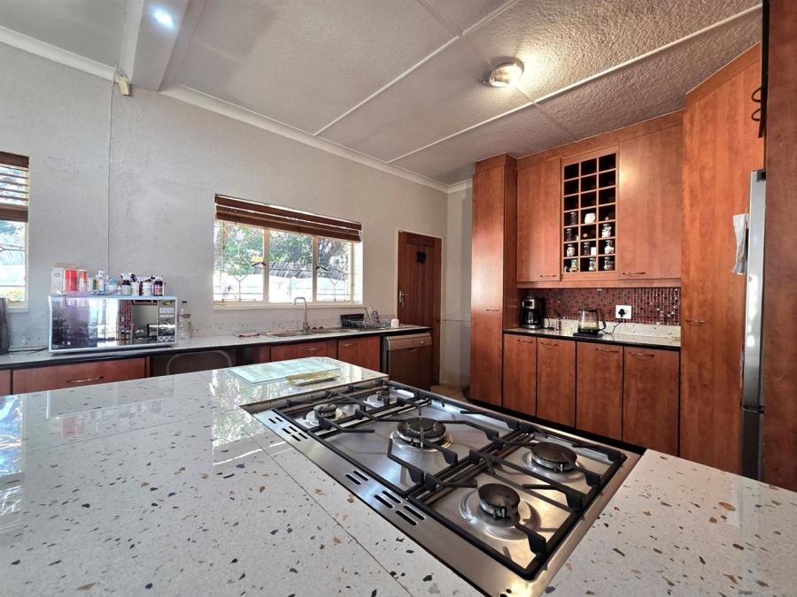 6 Bedroom Property for Sale in New Redruth Gauteng