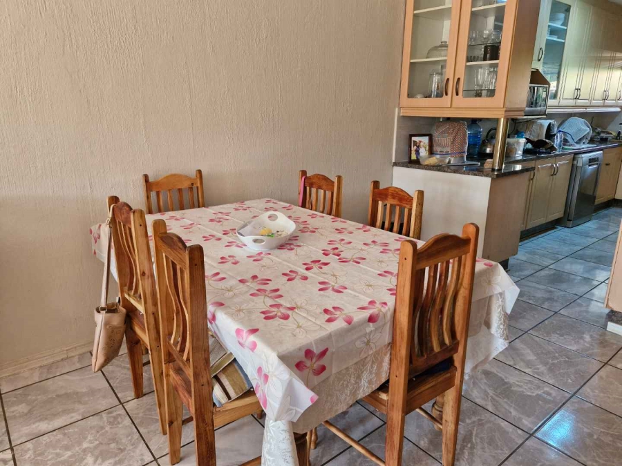 2 Bedroom Property for Sale in Beyerspark Gauteng
