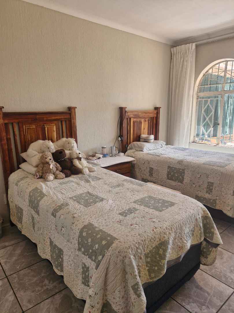 2 Bedroom Property for Sale in Beyerspark Gauteng