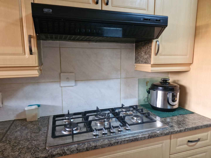 2 Bedroom Property for Sale in Beyerspark Gauteng