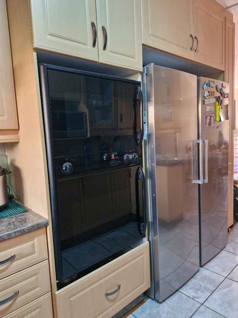 2 Bedroom Property for Sale in Beyerspark Gauteng