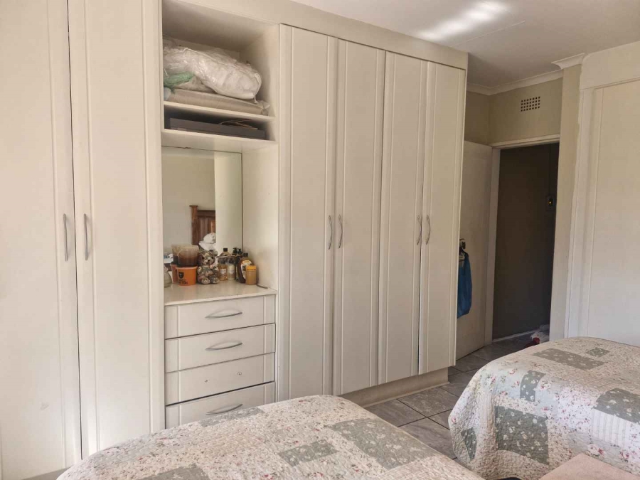 2 Bedroom Property for Sale in Beyerspark Gauteng