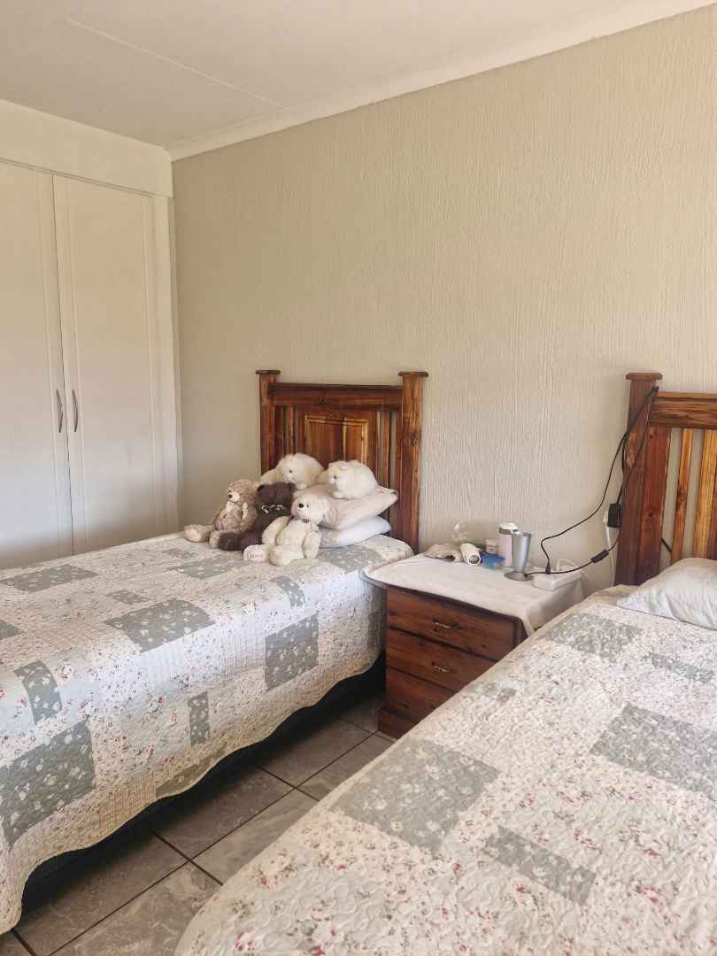 2 Bedroom Property for Sale in Beyerspark Gauteng