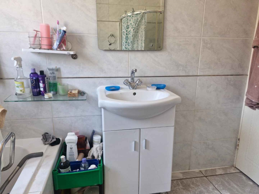 2 Bedroom Property for Sale in Beyerspark Gauteng