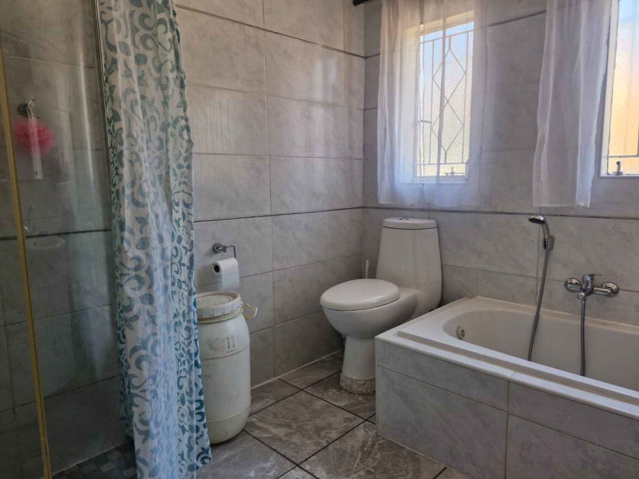 2 Bedroom Property for Sale in Beyerspark Gauteng