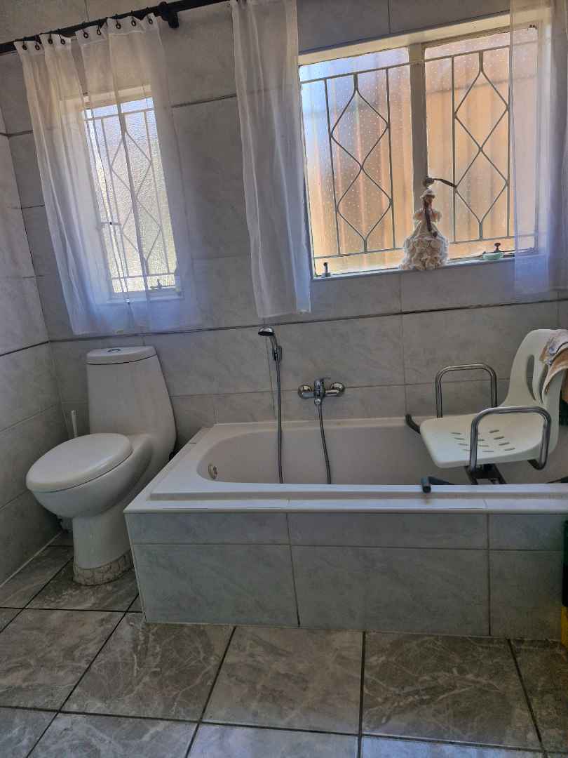 2 Bedroom Property for Sale in Beyerspark Gauteng