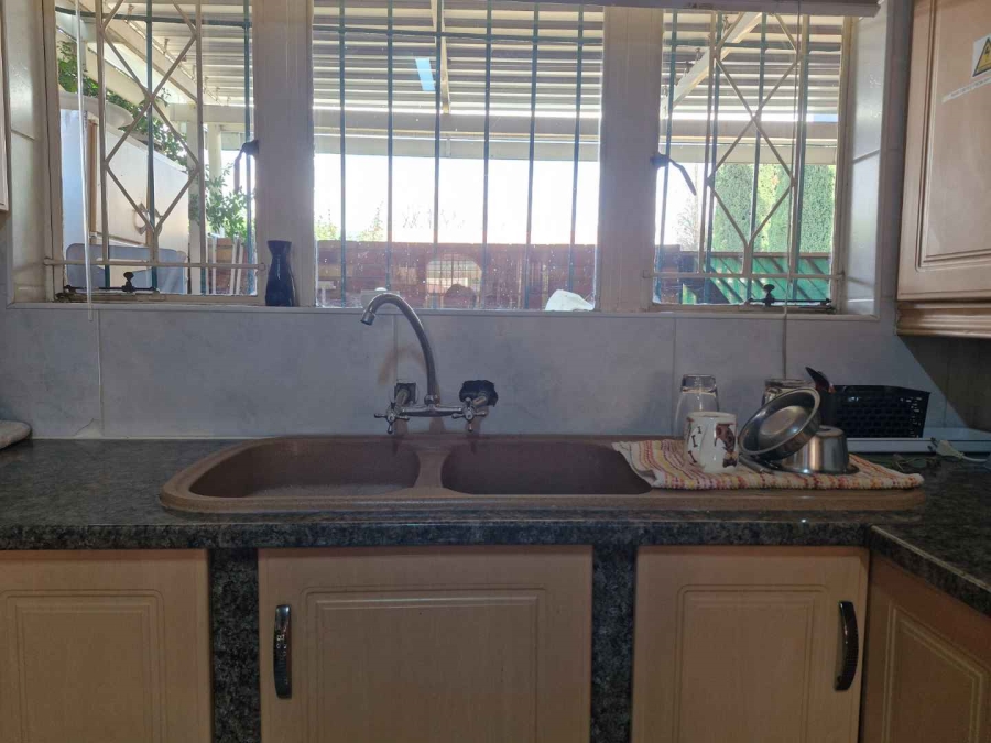 2 Bedroom Property for Sale in Beyerspark Gauteng