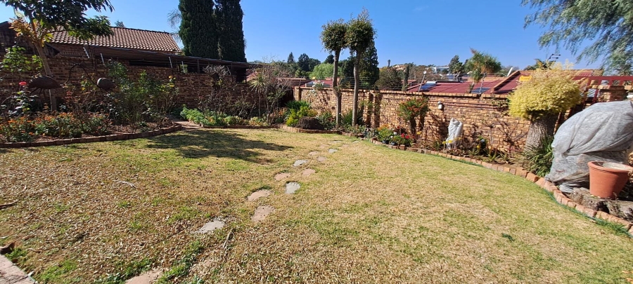 3 Bedroom Property for Sale in Bassonia Gauteng