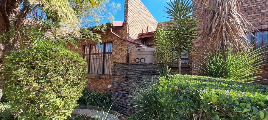 3 Bedroom Property for Sale in Bassonia Gauteng