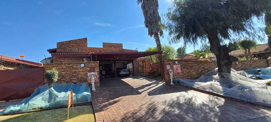3 Bedroom Property for Sale in Bassonia Gauteng