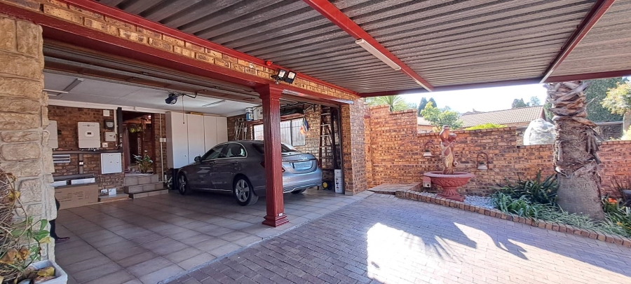3 Bedroom Property for Sale in Bassonia Gauteng