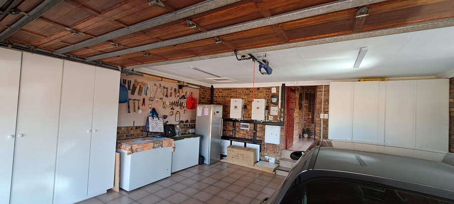3 Bedroom Property for Sale in Bassonia Gauteng