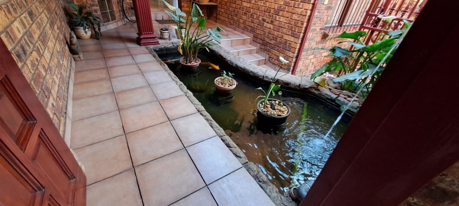 3 Bedroom Property for Sale in Bassonia Gauteng