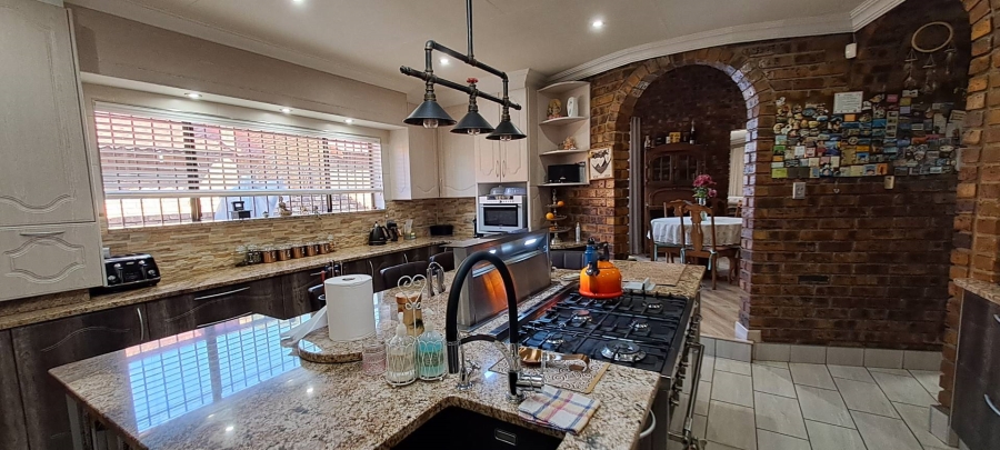 3 Bedroom Property for Sale in Bassonia Gauteng