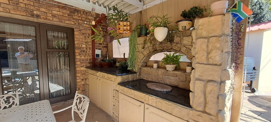 3 Bedroom Property for Sale in Bassonia Gauteng