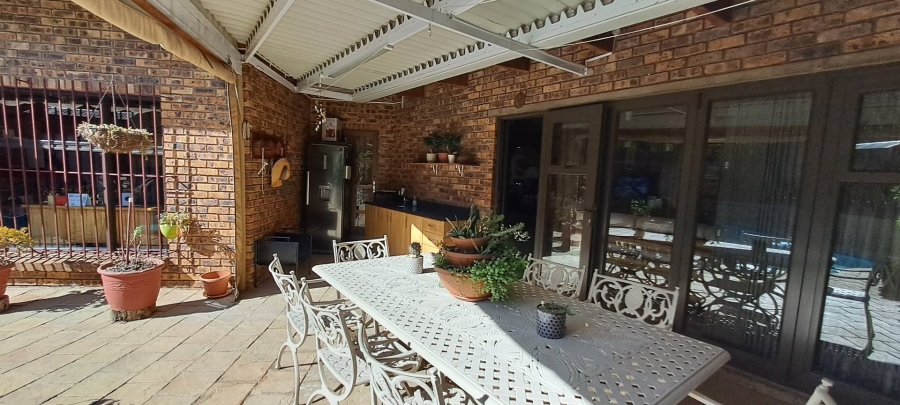 3 Bedroom Property for Sale in Bassonia Gauteng