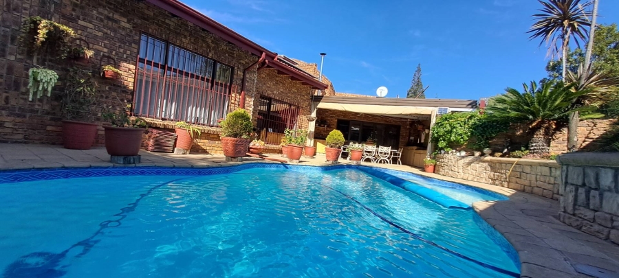 3 Bedroom Property for Sale in Bassonia Gauteng