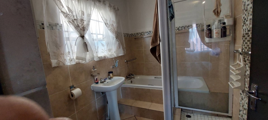 3 Bedroom Property for Sale in Liefde en Vrede Gauteng