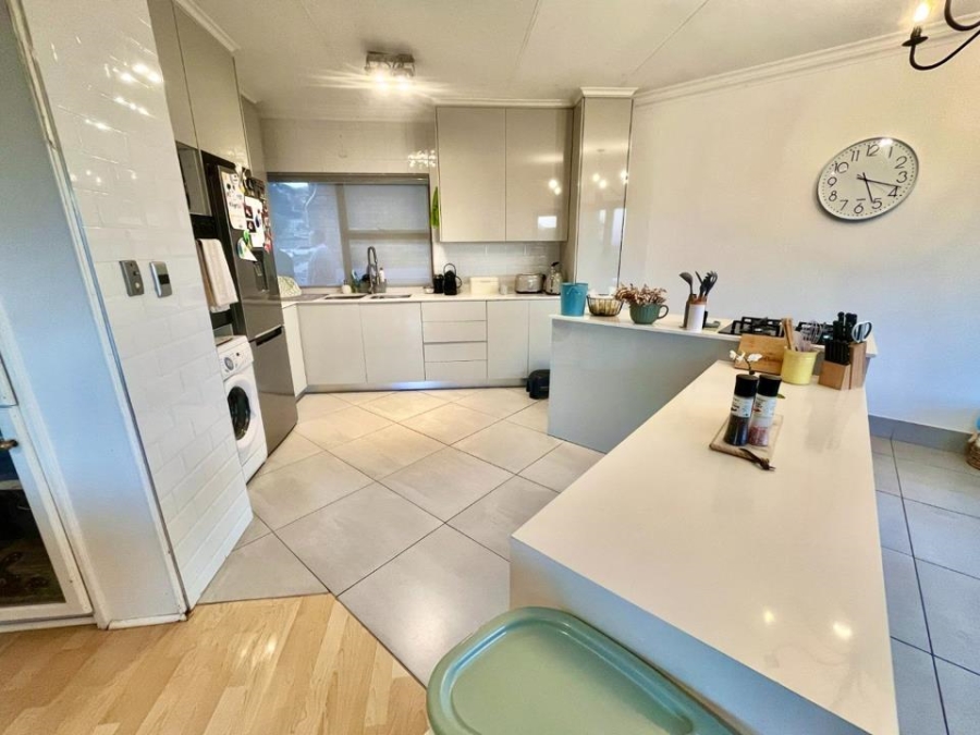 2 Bedroom Property for Sale in Bassonia Gauteng