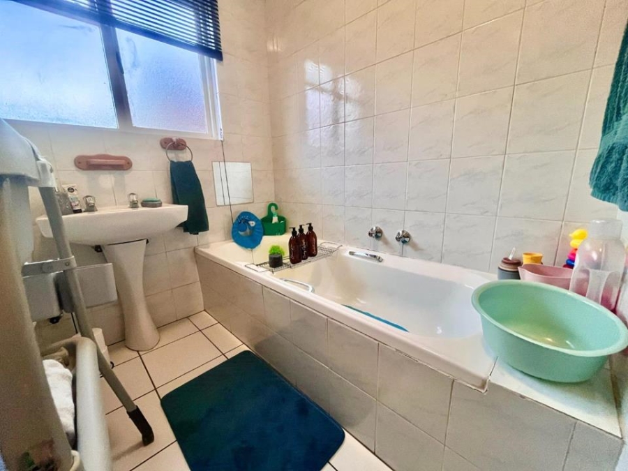 2 Bedroom Property for Sale in Bassonia Gauteng