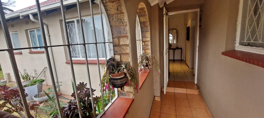 4 Bedroom Property for Sale in Verwoerdpark Gauteng