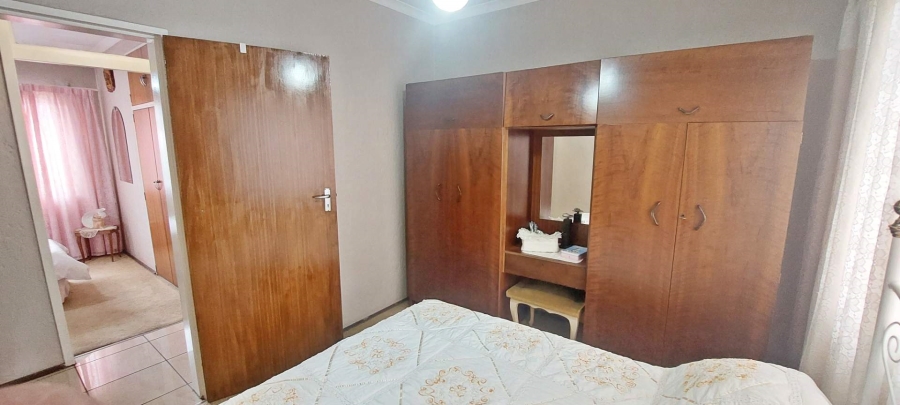 4 Bedroom Property for Sale in Verwoerdpark Gauteng