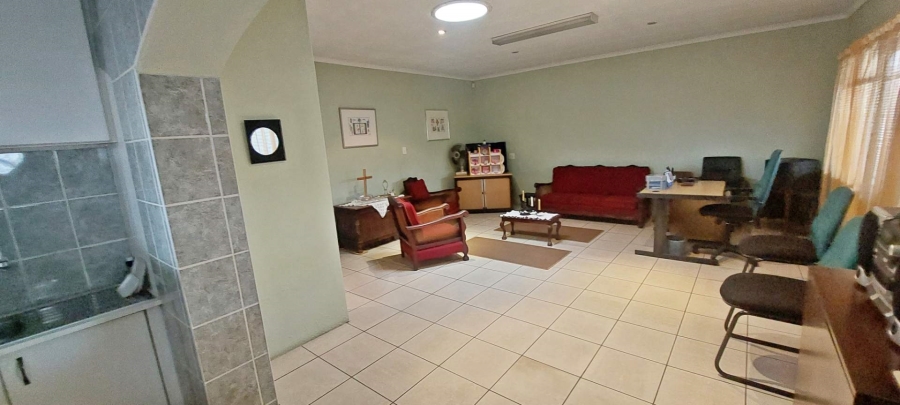 4 Bedroom Property for Sale in Verwoerdpark Gauteng