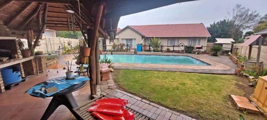 4 Bedroom Property for Sale in Verwoerdpark Gauteng