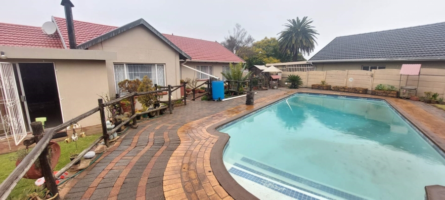 4 Bedroom Property for Sale in Verwoerdpark Gauteng